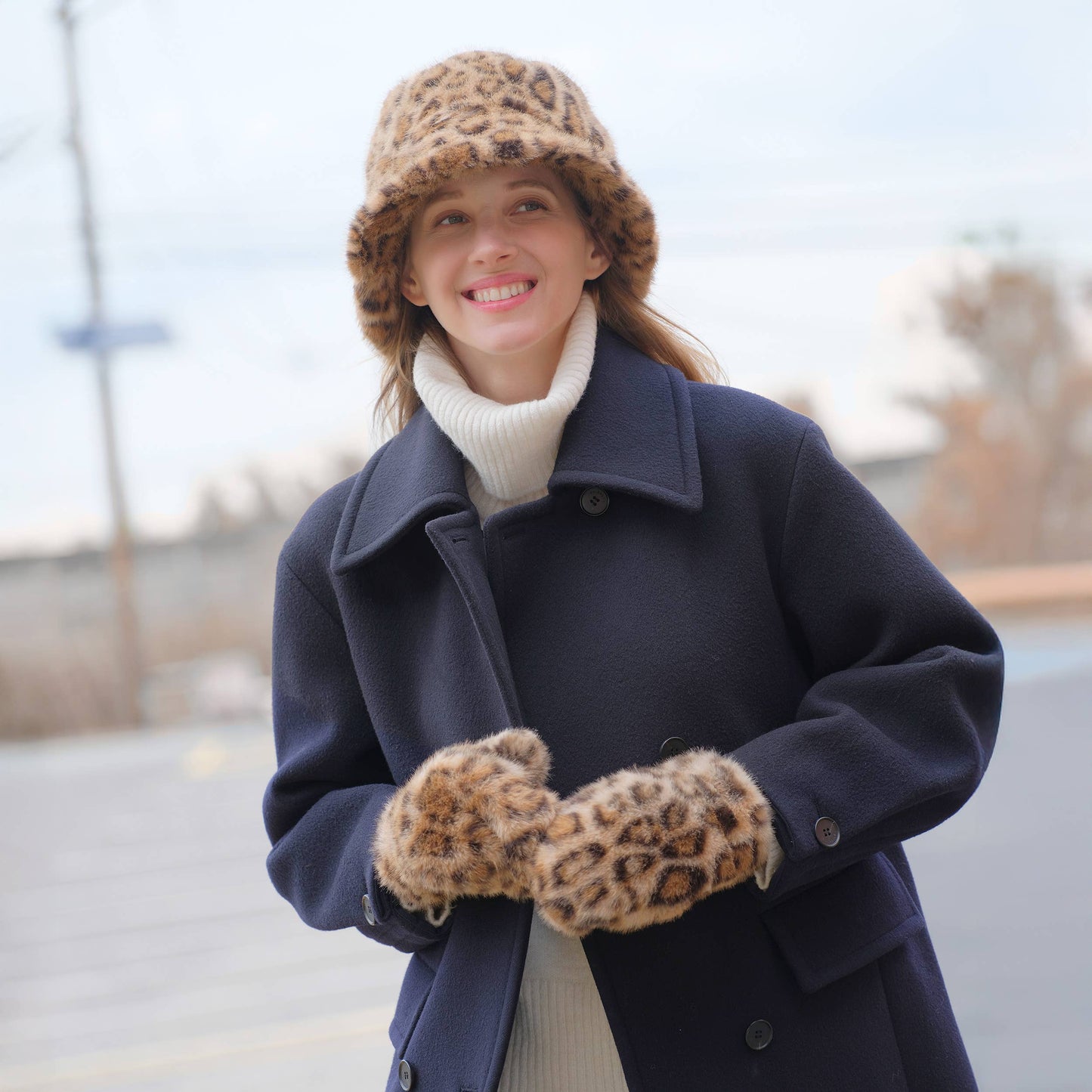 Leopard Fur Convertible Mittens