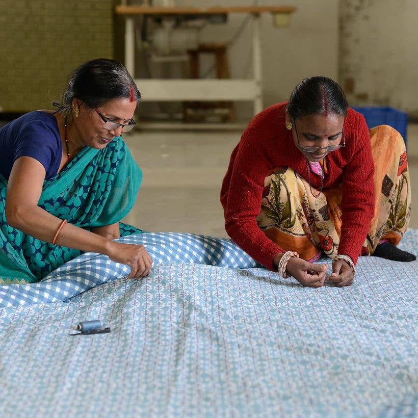 Quilted Makeup Bags | Cosmetics Bag | White Cherries & Bows