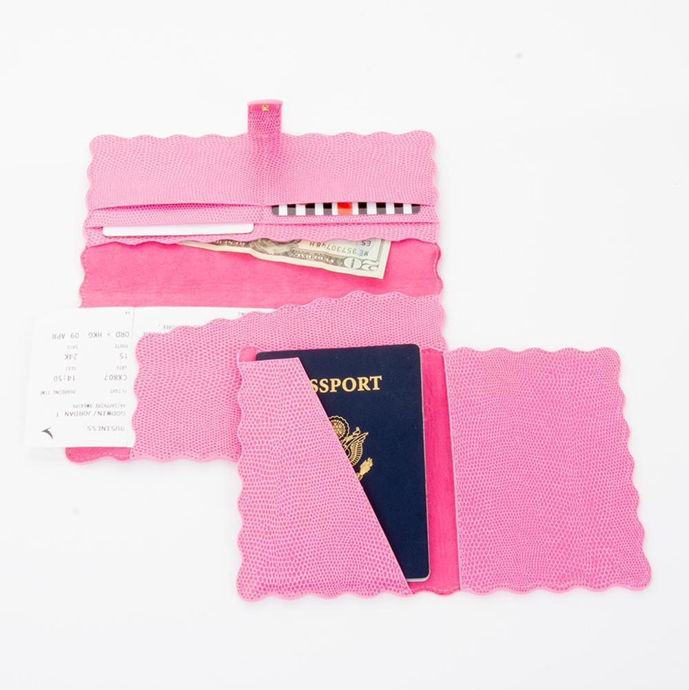 Lizard Scallop Passport Holder