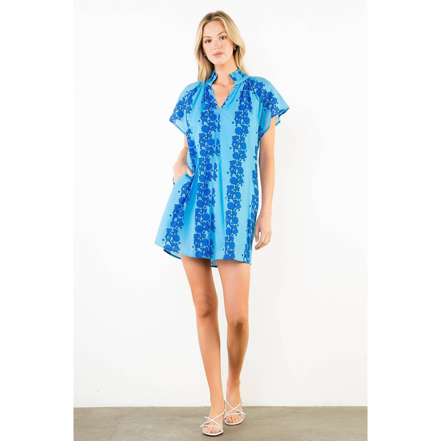 THML Short Sleeve Floral Pattern V-Neck Dress