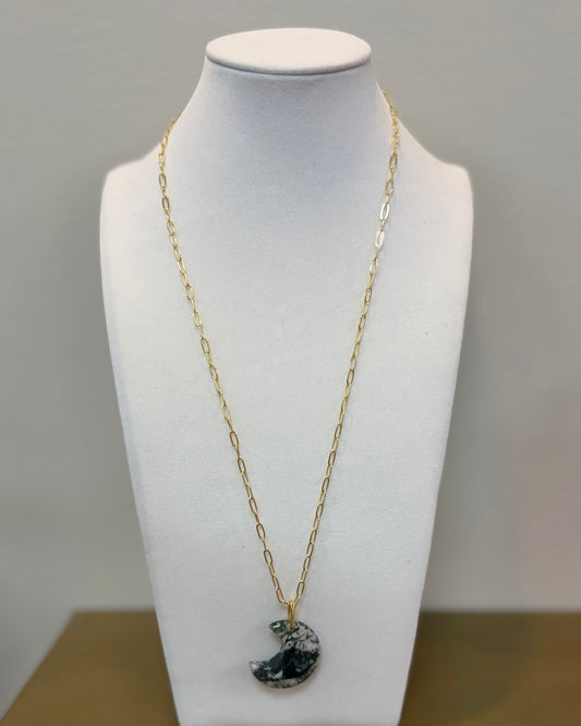 D+ G Fish Green Jade Agate Moon Necklace
