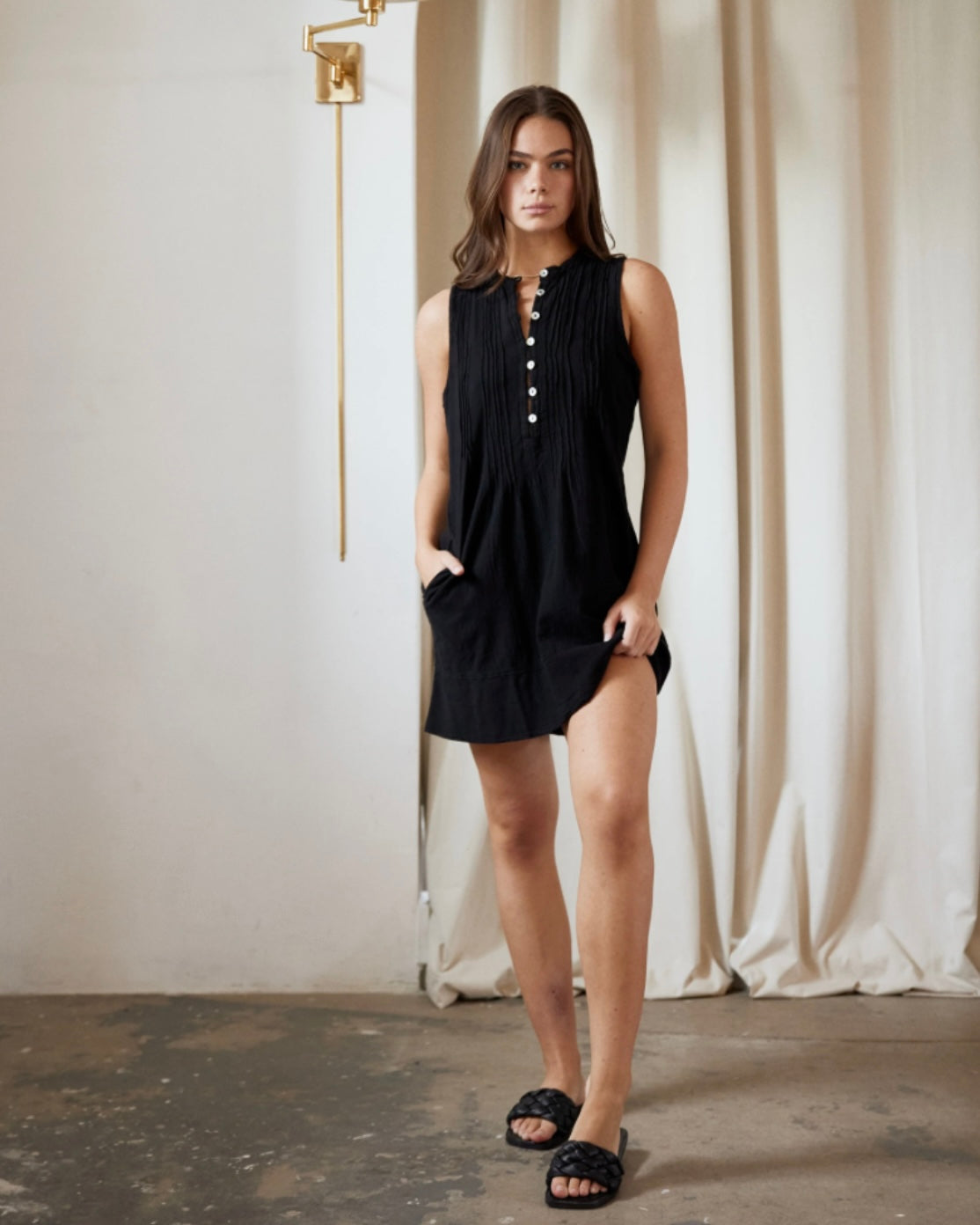 Women's Sleeveless Button Dress with Pockets