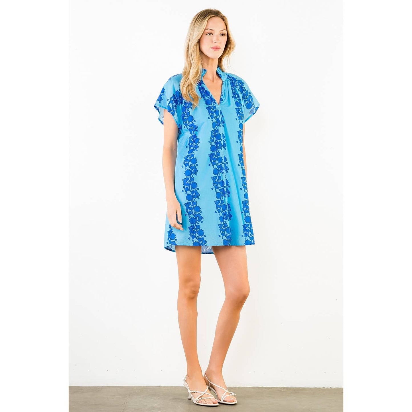 THML Short Sleeve Floral Pattern V-Neck Dress